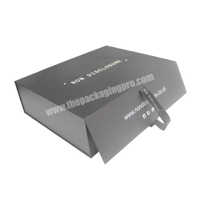 High Quality Full Color Rigid Cardboard Gift Box Foldable Cosmetic Packaging boxes with Ribbon Handle