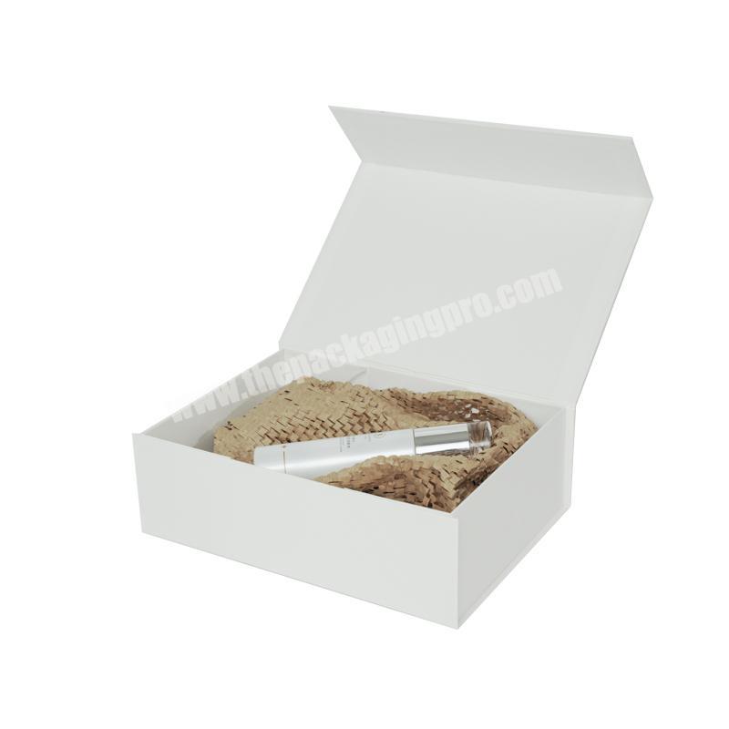 Lipack Custom Luxury Silk Gift Box Paper White Magnetic Gift Rigid Box Packaging