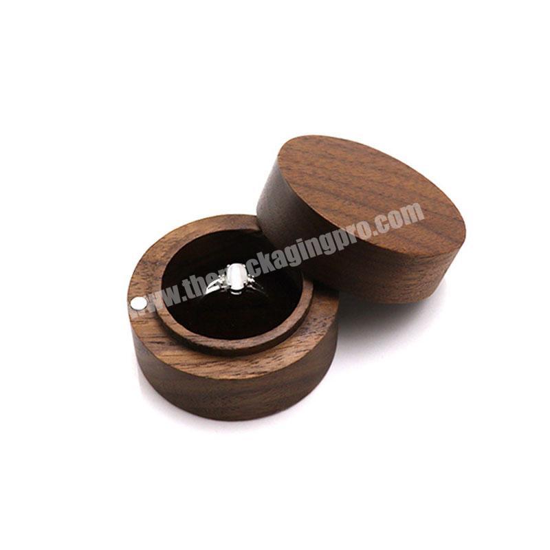 Lovely elegant vintage walnut wooden wedding ring gift packaging box luxury jewelry display box with foam insert wholesale