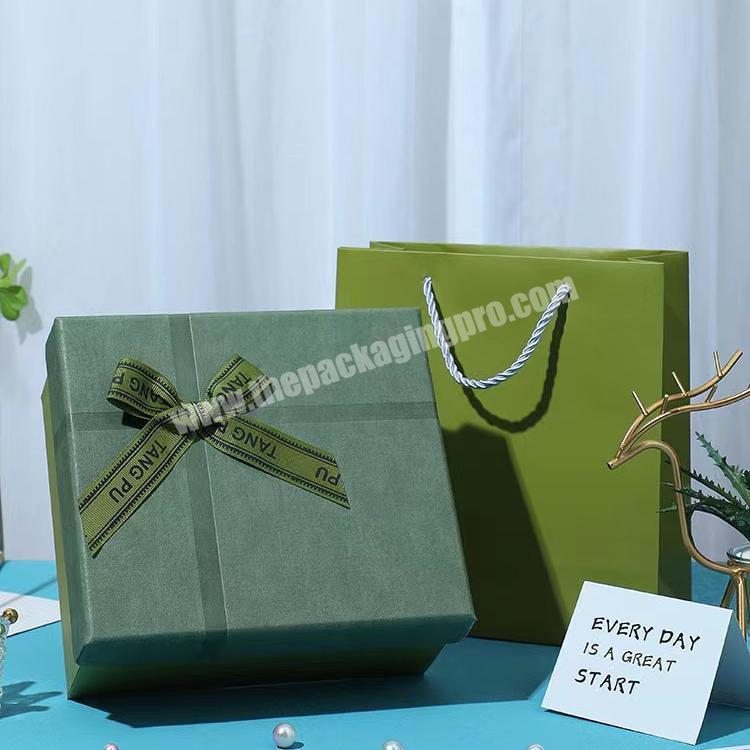 Luxury High Quality Lid Bridesmaid Wedding Gift Box with ribbon