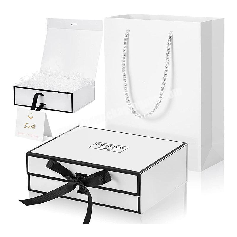 Luxury Present Box with Ribbon Magnetic Gift Boxes Wholesale Valentine's Day White Gift Box with Greeting Card