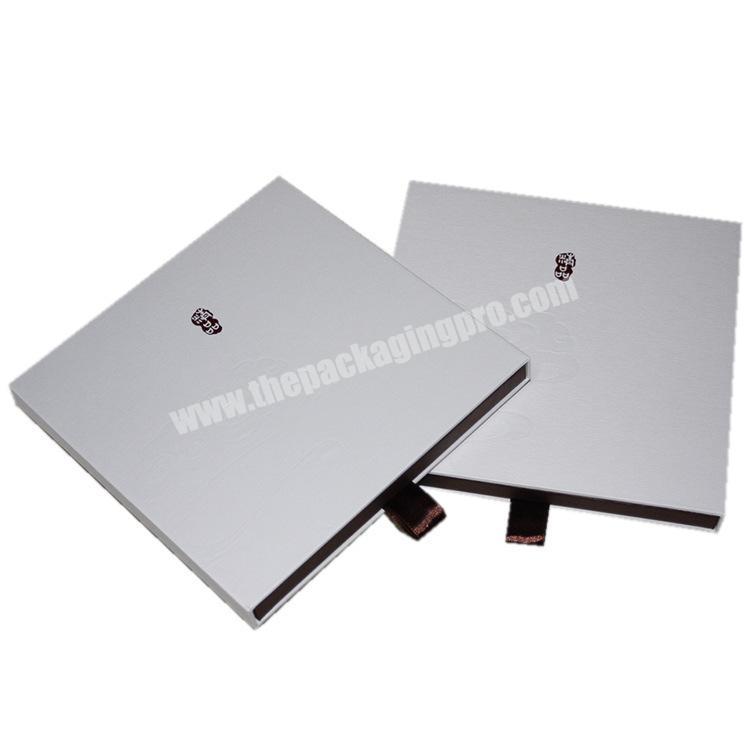 custom Luxury packing box with custom magnetic closure cardboard black folding packing 