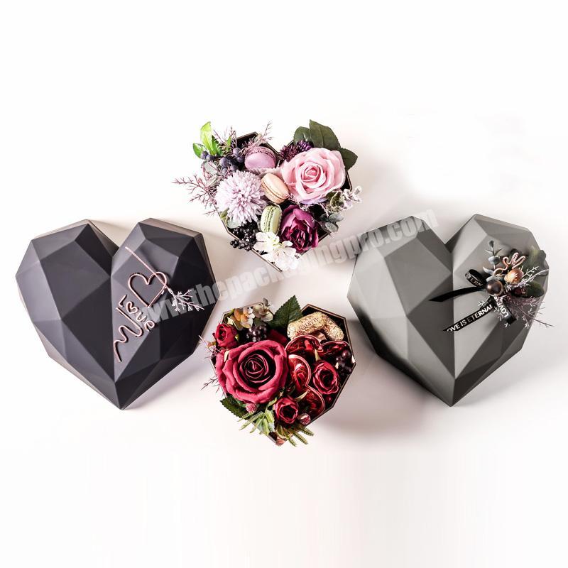 New arrival plastic heart diamond flower gift box custom logo acrylic heart shape flowers packaging box for Valentine's Day