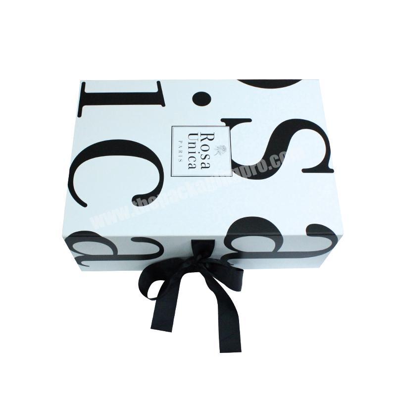 Wholesale Customized Fashion Gift Folding Cardboard  Box For Shoes Garments