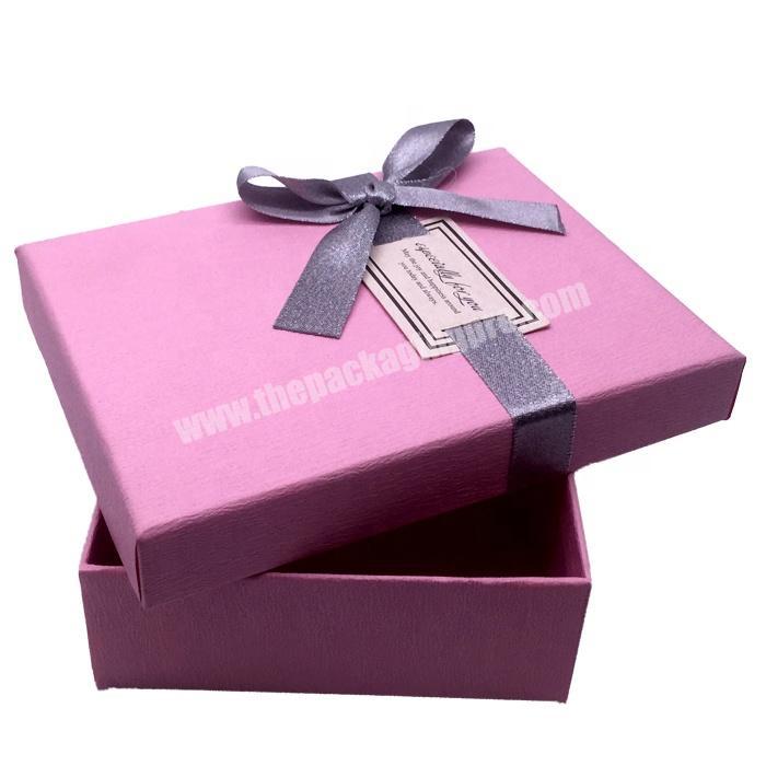 Wholesale exquisite lip and base customized logo  pink cardboard gift box packaging