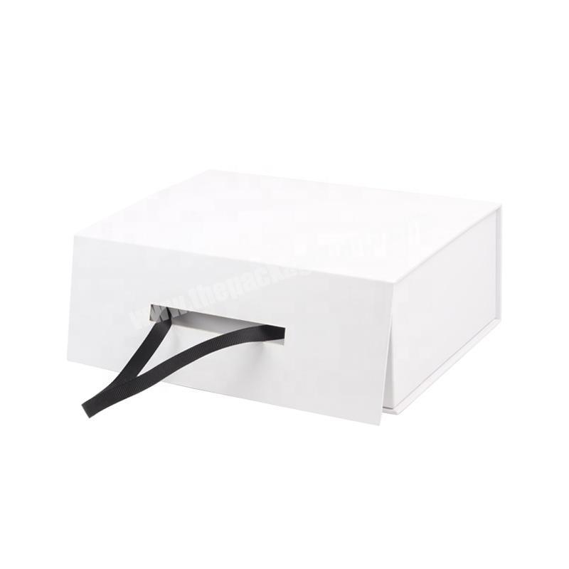 White magnetic paper box  eco friendly gift wrapping box portable cardboard suitcase