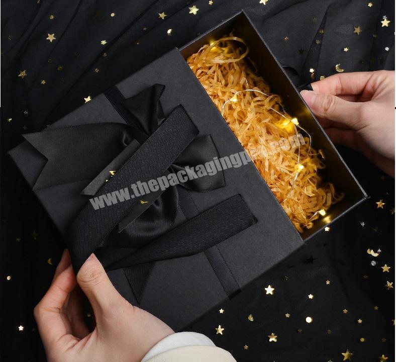 2020 Custom wholesale Black Cardboard drawer paper packaging cosmetics gift box with ribbon close