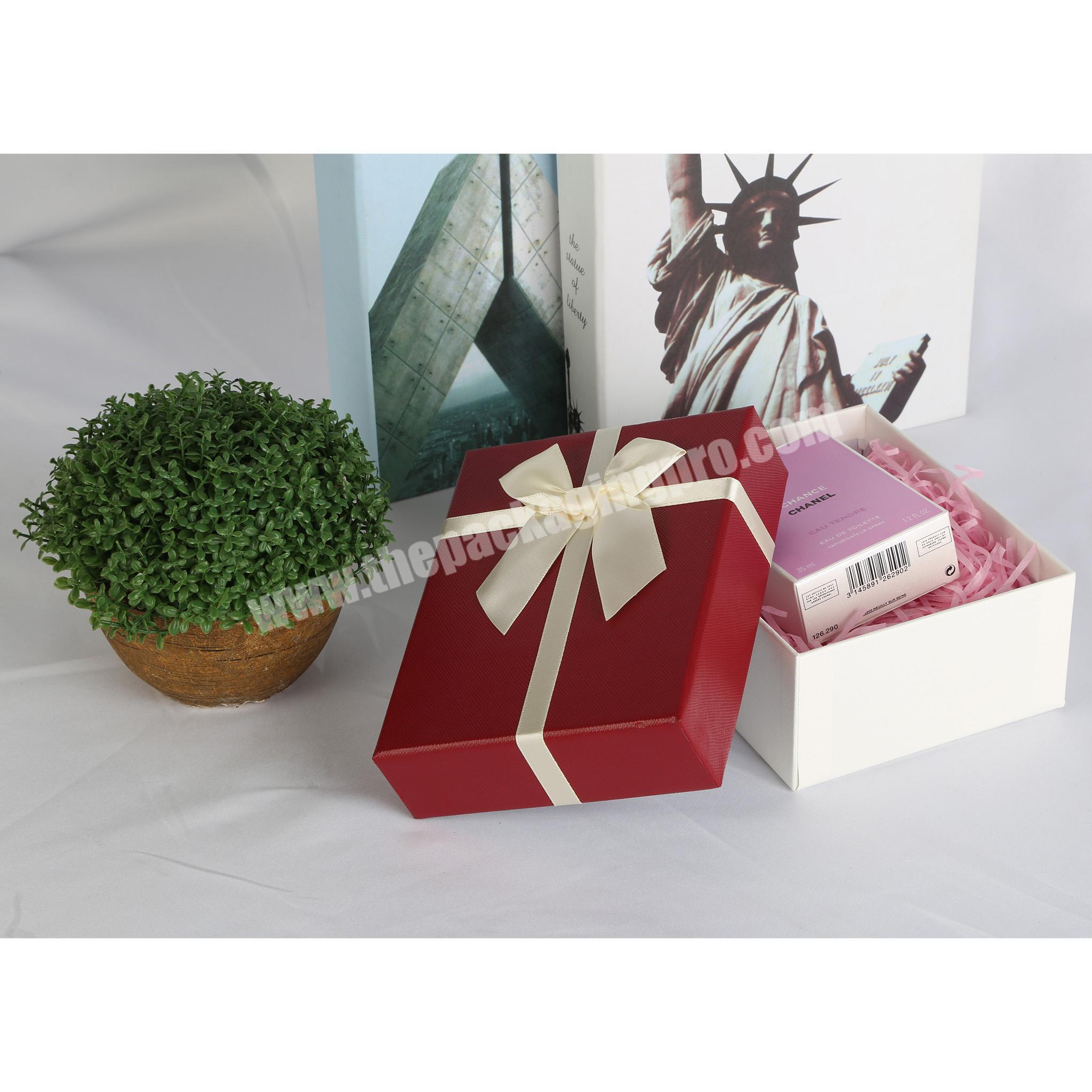 2020 Style  customized luxury Logo, new attractive perfume box on the market    red and white gift box