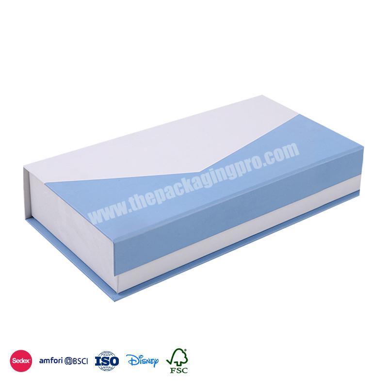 2022 Hot Selling Blue and white flip top high quality creative design luxury packaging boxes for clothing