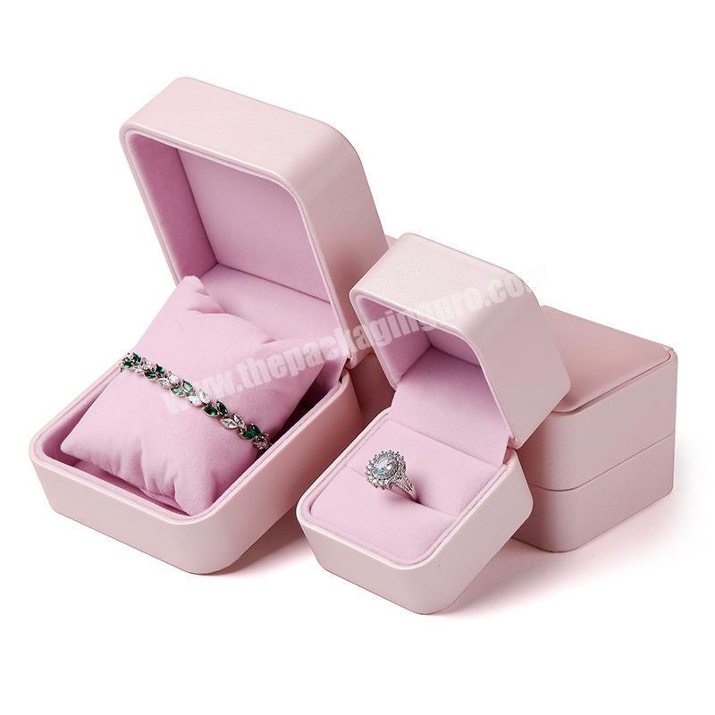 2022 New Design Jewelry Gift Box For Earrings Bracelet Necklace Insert Custom Soft Pink Velvet Ring Jewelry Gift Box