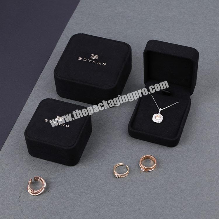 Boyang Wholesale Custom Logo Black Velvet Necklace Gift Boxes Flip Pendant Jewelry Packaging Box