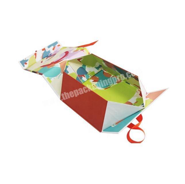 Cardboard Material with Cartoon Printing  Packaging with Managetic Foldablefolding Gift boxes