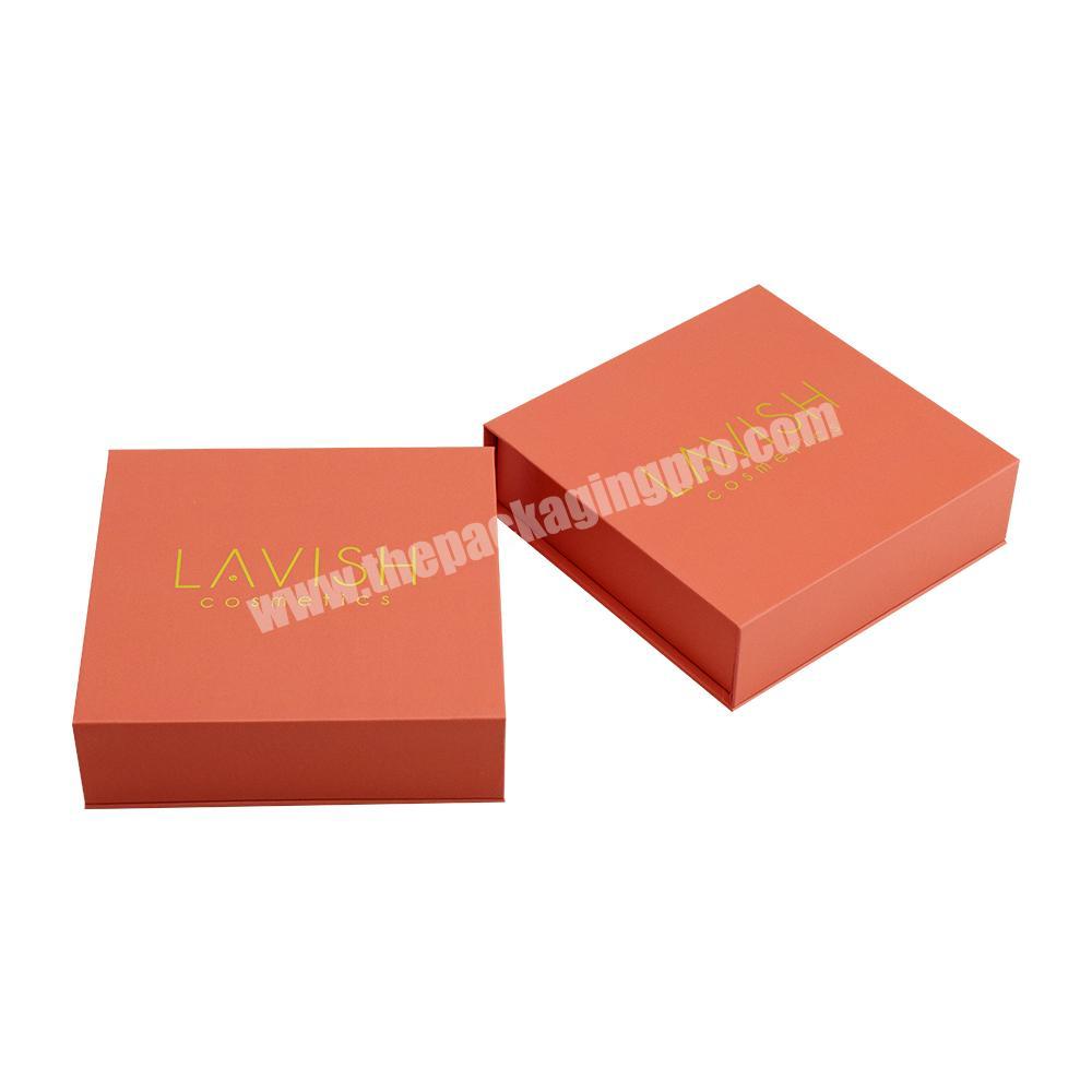 personalize Custom Gold Foil Logo Stamped Rigid Paper Magnetic Box with Eva Foam Insert for Cosmetic Glass Bottle Packaging with Paper Bag