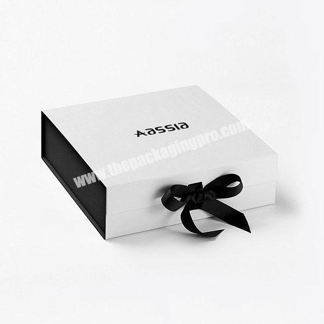 Elegant Premium Flat Paper Wedding Favour Bridesmaid Gift Boxes Custom Packaging
