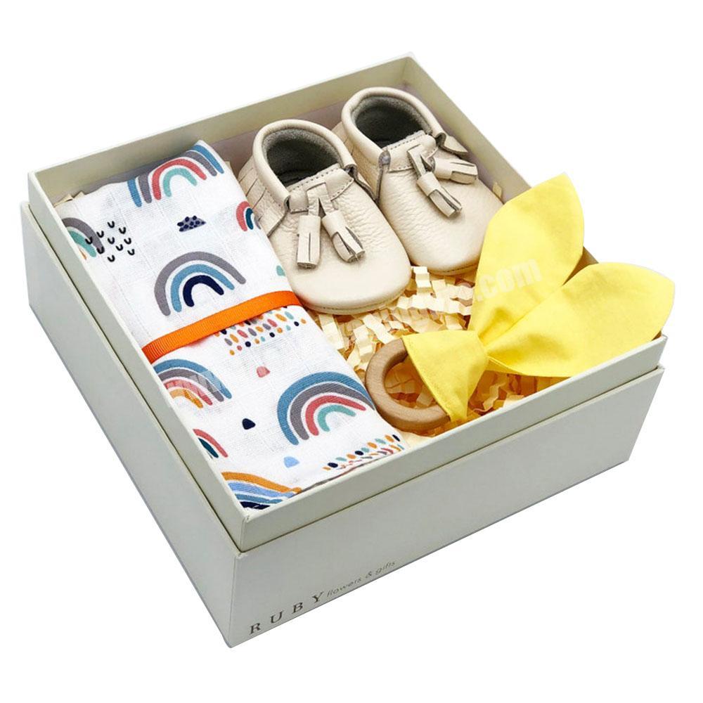 Custom specialized baby walking box christmas newborn socks shoes clothing sets gift box cardboard baby shoes designer gift box