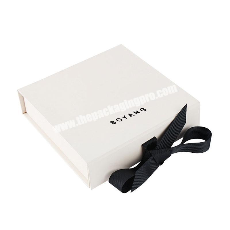 Wholesale Custom Printed Cardboard Paper Magnetic Closure Gift Box With Ribbon