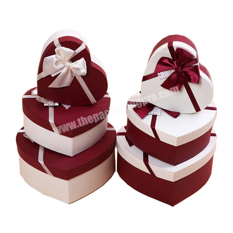 FocusBox luxury lid and base paper packaging heart shaped gift box with bowknot