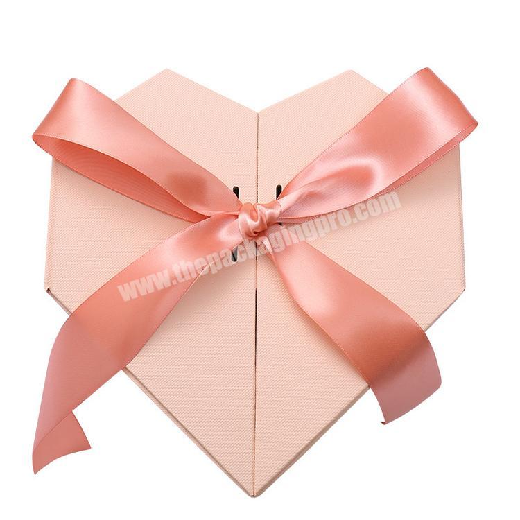 FocusBox personalised wedding favors ribbon closure magnetic bridesmaid gift heart shape box
