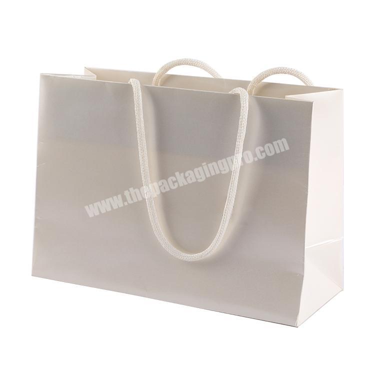 High Quality Paper Gift Bag With Your Own Logo Custom Printed Handle White Paper Bags OEM