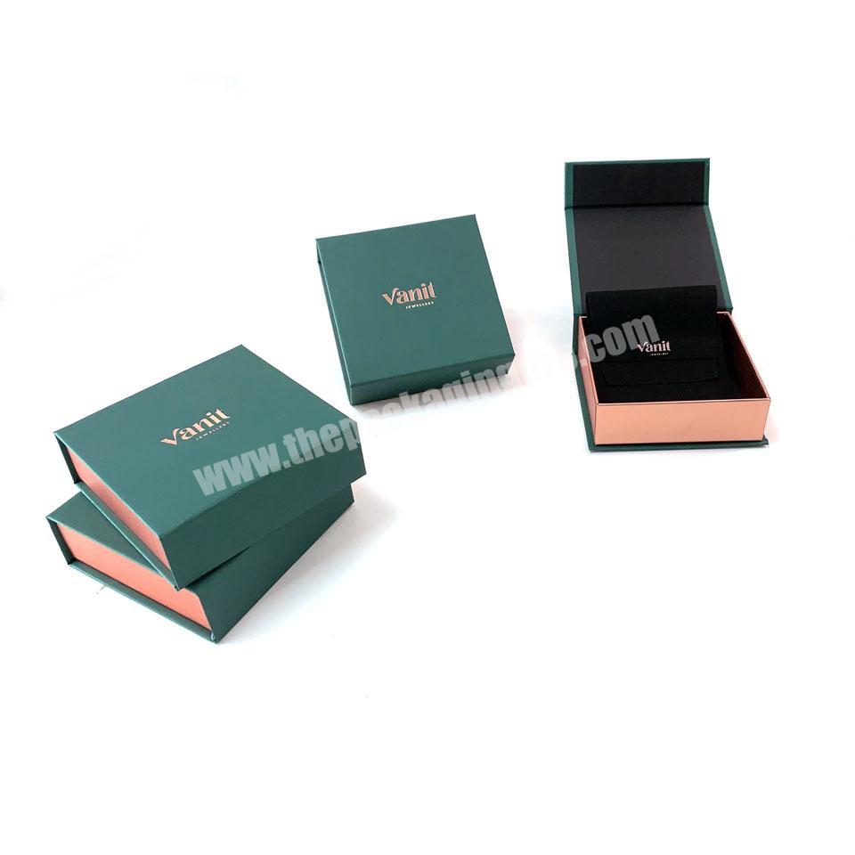 Hot Green Paper Magnetic Box Jewelry Packaging Luxury Rigid Cardboard Gift Box With Fiber Pouch Package for Brooches