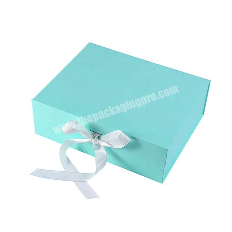 Luxury clothes packaging foldable gift boxes with ribbon