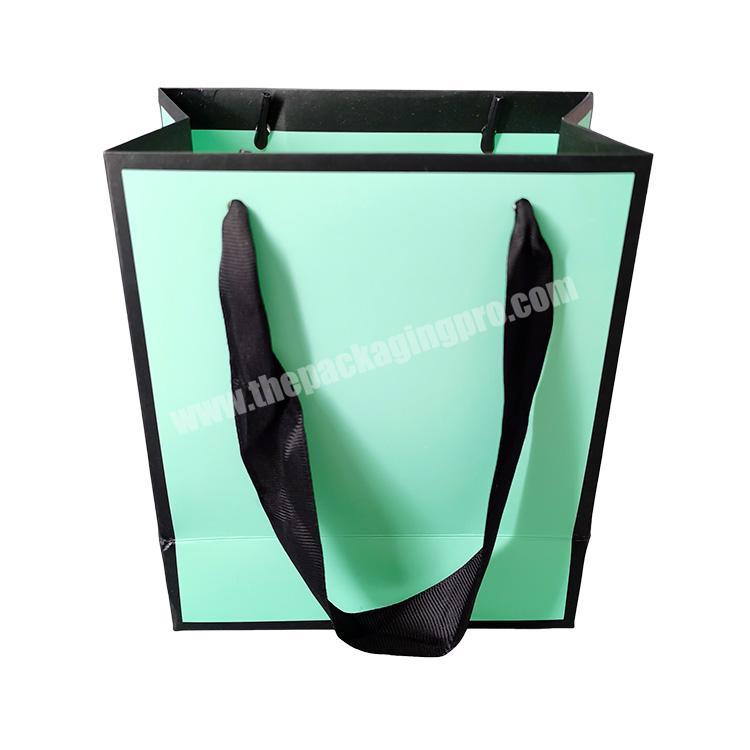 Supplier Custom Printing Plain Paper Bags Green Gift Packaging Bags With Ribbon Handles