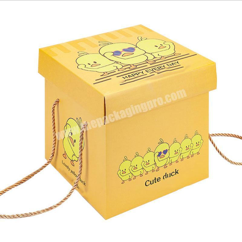 Web celebrity small yellow duck square gift box return gift pack candy box peritoneum corrugated box stock