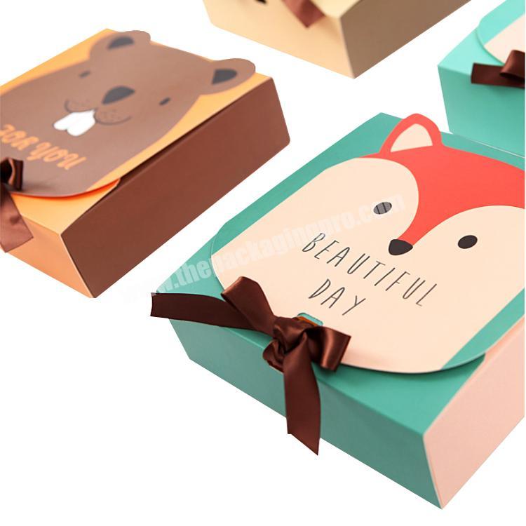 Yilucai Custom Card Paper Candy Packaging Box with Ribbon