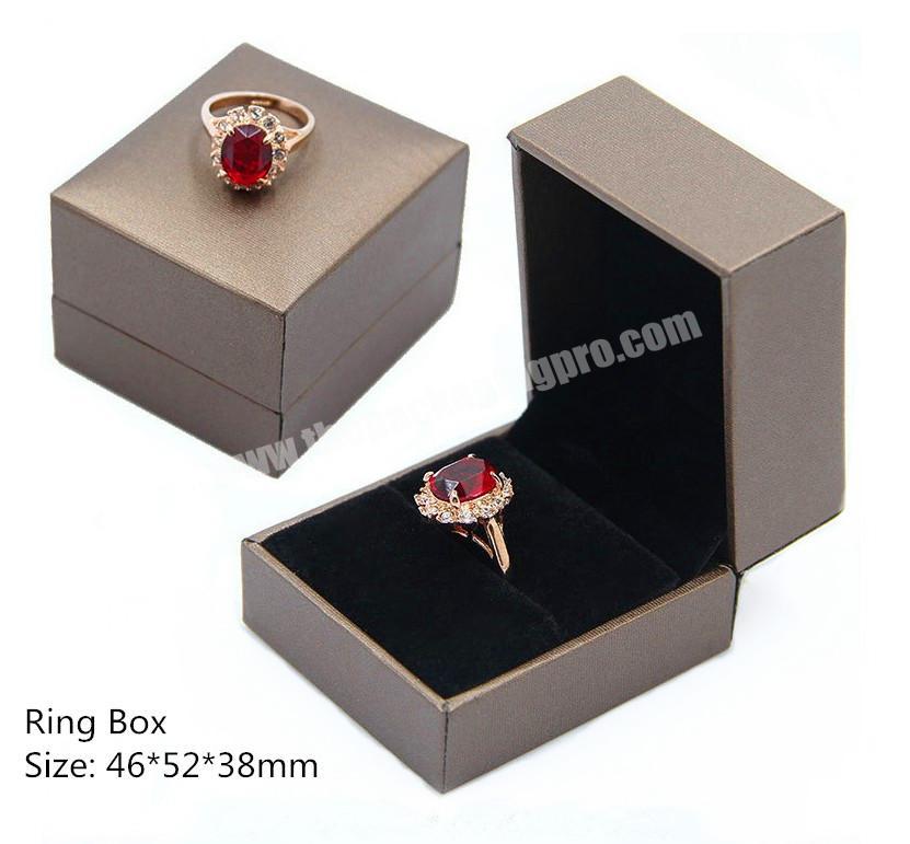 Custom Logo Printed Plastic and Leatherette Paper Jewelry Box Packaging