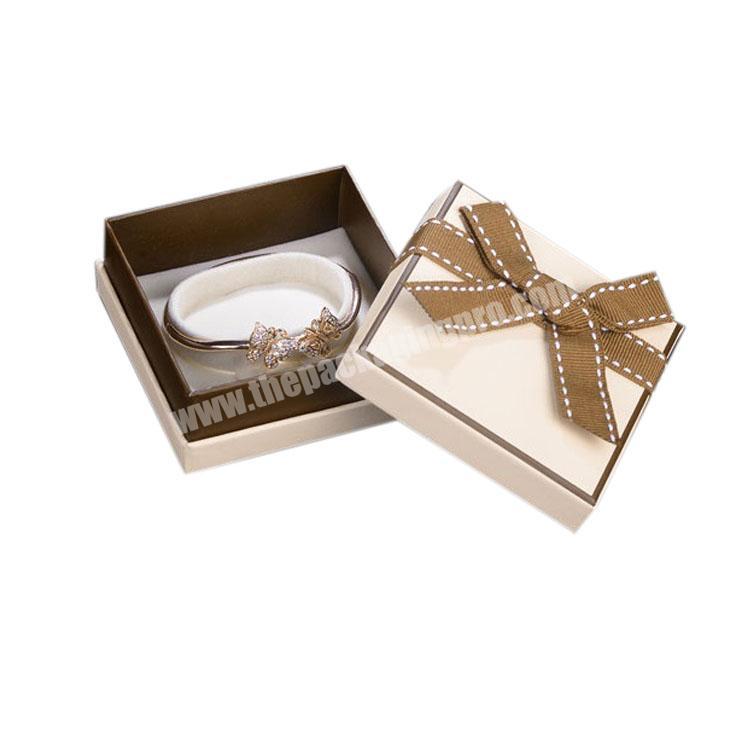 Customize Wholesale Cardboard Gift Box Velvet Bracelet Box Jewelry Boxes Set