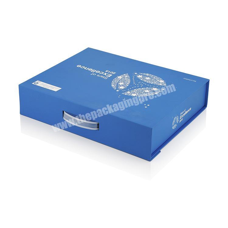 Eco Friendly Custom Handle Clothing Packaging Gift Boxes With Logo manufacturer