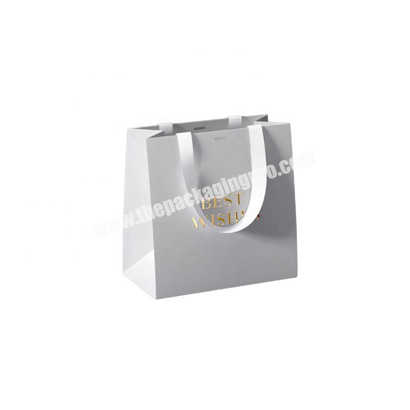 Custom Printed Luxury Recylcable Folded Gold Foil Shopping Paper Gift Bags with Your Own Logo
