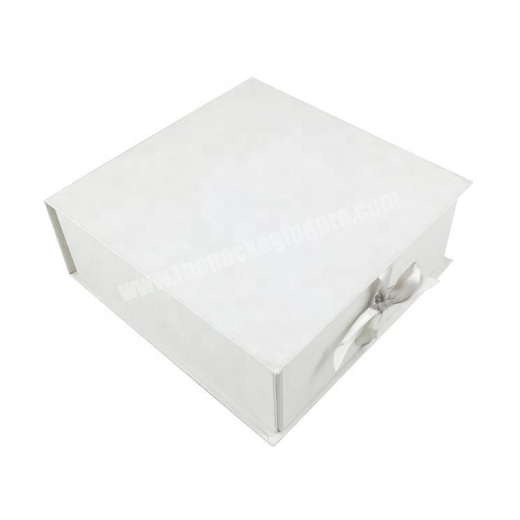 Simple White Magnetic Closure Storage Clothing Packaging Oem Foldable Gift Box With Ribbon