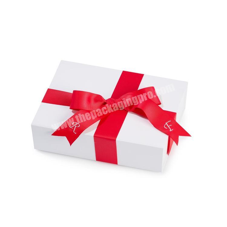 custom white logo packaging small gift box
