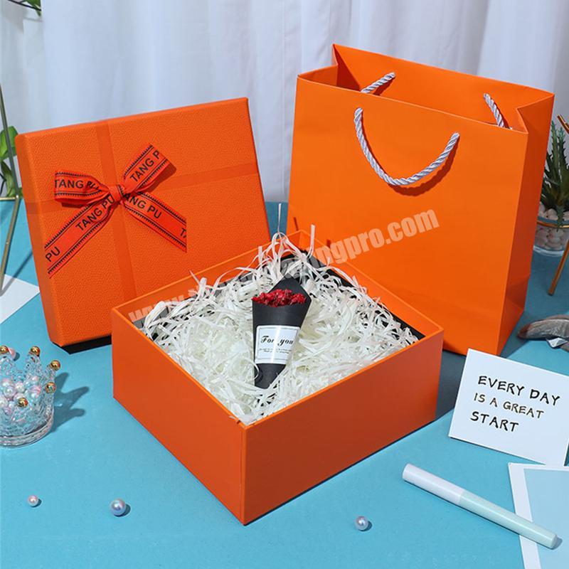 Custom Luxury Cosmetic Packaging Strong Cardboard Lid and Base Gift Box
