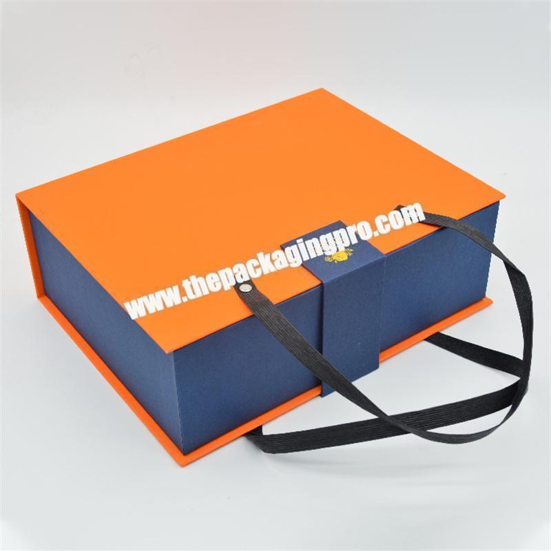 Wholesale Paperboard Paper Wrapping Gift Boxes Shoes Magnetic Box with Handle