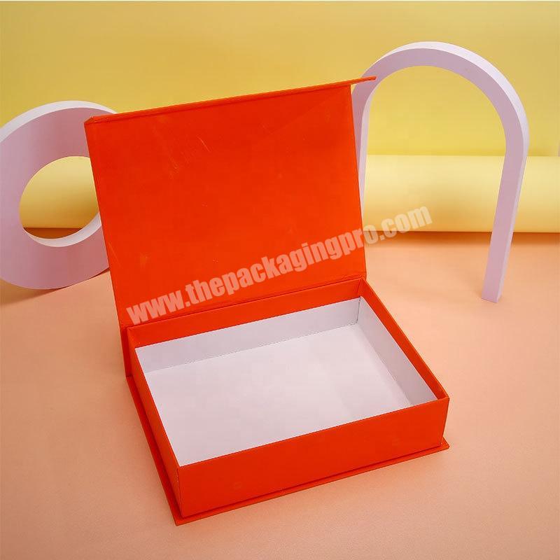 High Quality Beautiful Christmas Gift Box Underwear Box Packaging Cardboard Magnetic Closure Gift Box For Bridesmaid