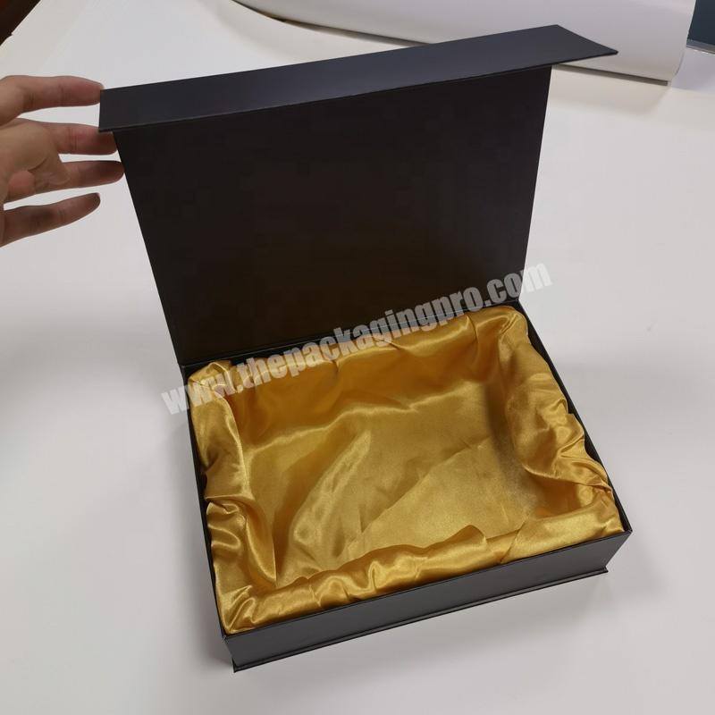 High Quality Hand Made Beautiful wedding box Customized Luxury Packaging color Cardboard Magnetic Closure Gift packing Box manufacturer
