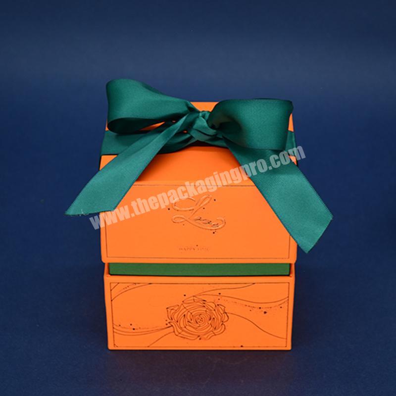 Wholesale Customized Printed Logo Covered  Cardboard Paper Box for Gift with Ribbon Handle