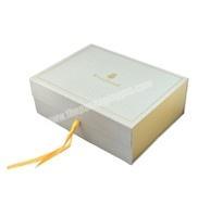 white gift box white magnetic closure with ribbon