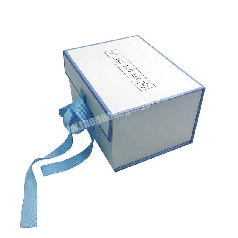 custom white gift box white magnetic closure with ribbon 