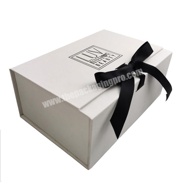 Custom Design Matte White Large Rigid Paper Cardboard Gift Packaging Magnetic Folding Box magnetic cardboard box