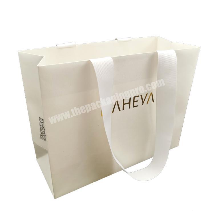 High Quality Customised Paper Bag Luxury Gift Bag Packaging Shopping Bag With Logo and handles for shoes and clothing