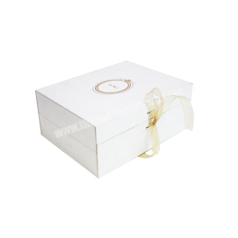Beautiful white cosmetic gift boxes for makeup packaging cardboard with ribbon
