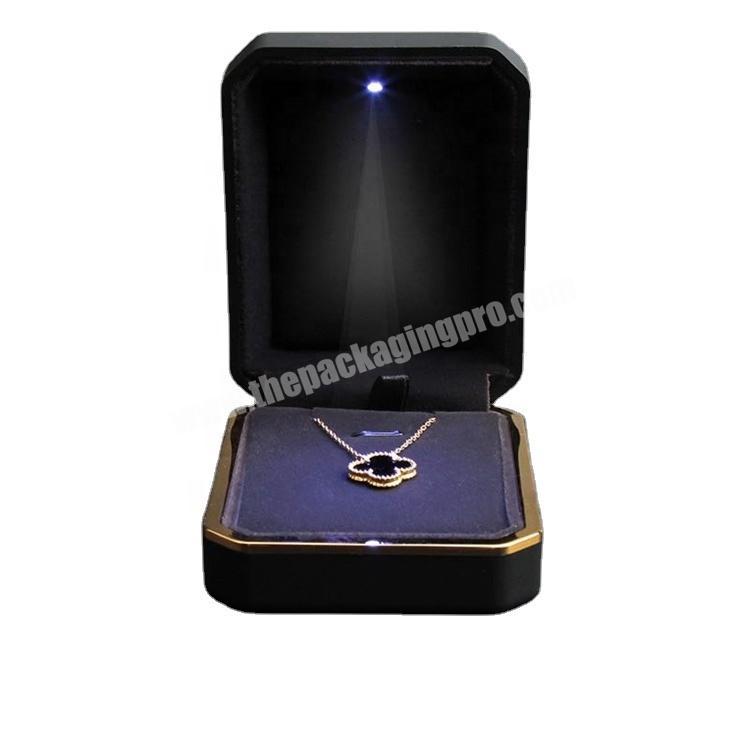 Beheart Low Moq Led Light Black Rectangle Pendant Package Rubber Paint Jewelry Box Stuffing Modern Luxury Girls Box