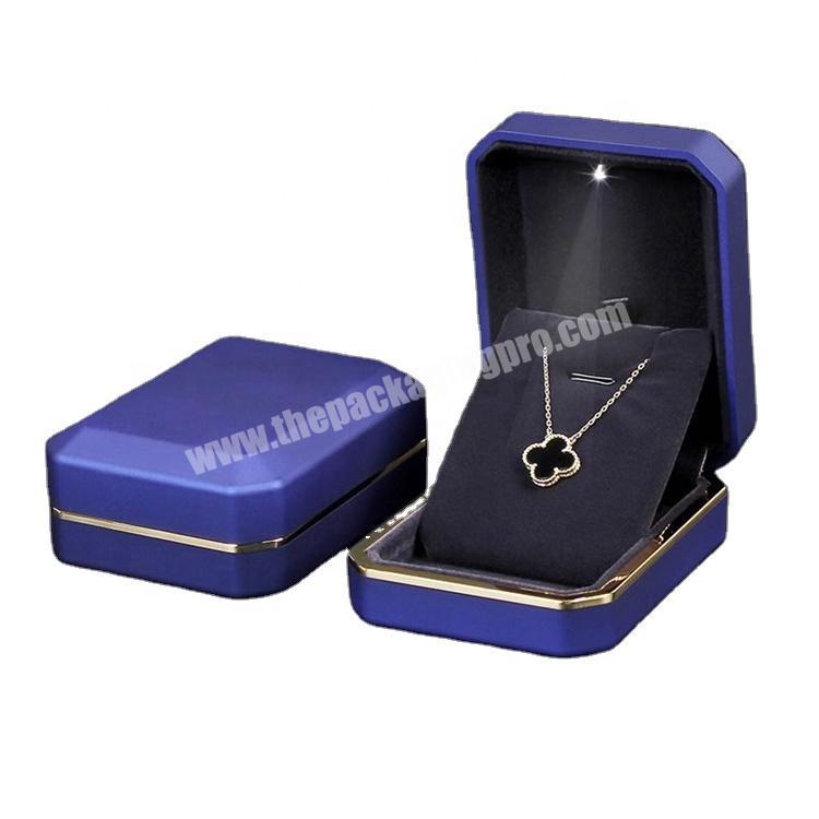 Beheart Low Moq Led Light Blue Rectangle Pendant Package Rubber Paint Jewelry Box Stuffing Modern Luxury Girls Box