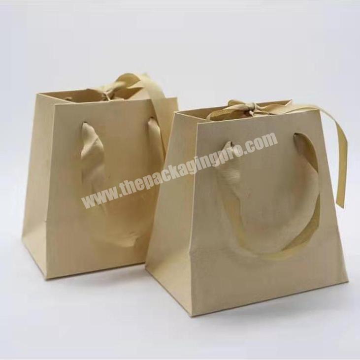 Belt-sealed type shopping bag corrugated gift paper bag logo printing paper clothes bag paper box with custom services