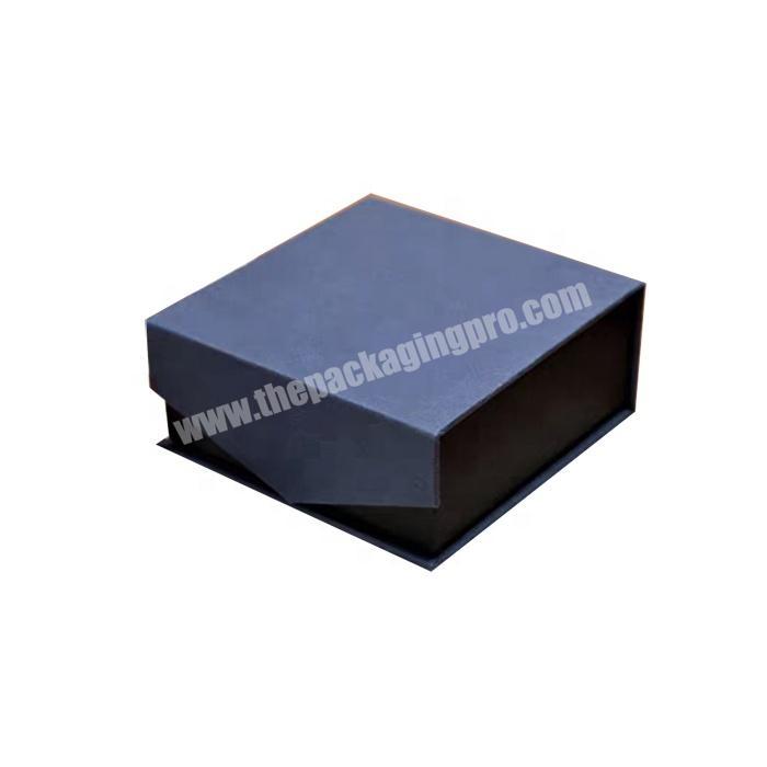 Bespoke 2mm thickness rigid paper gift box black magnetic box