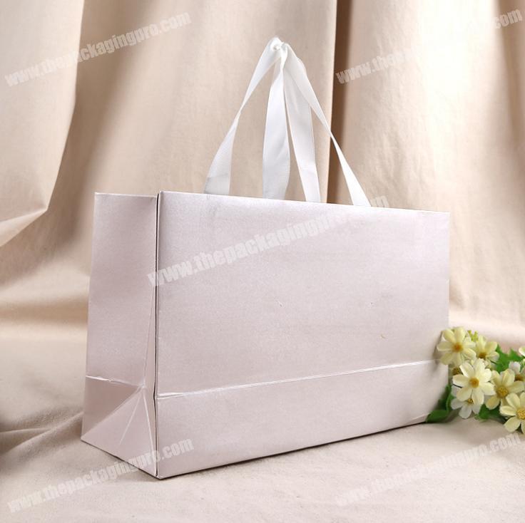 Biodegradable pearl wedding gift paper bag with handle