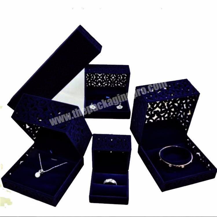 black velvet hollow jewelry pendant packaging box of necklace